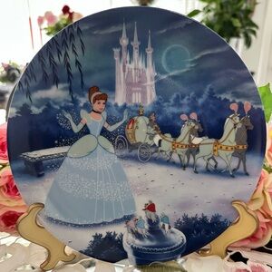 “Cinderella” First Plate in The Disney Treasured Moments Plate Collection